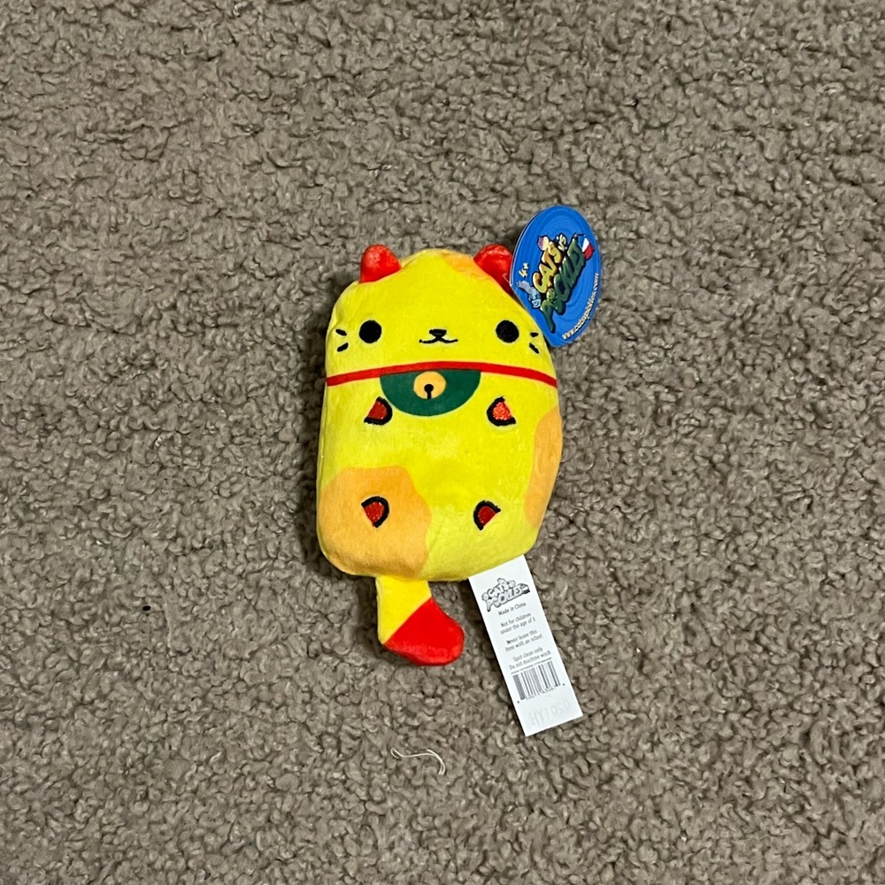 Cats vs Pickles Lucky Cat